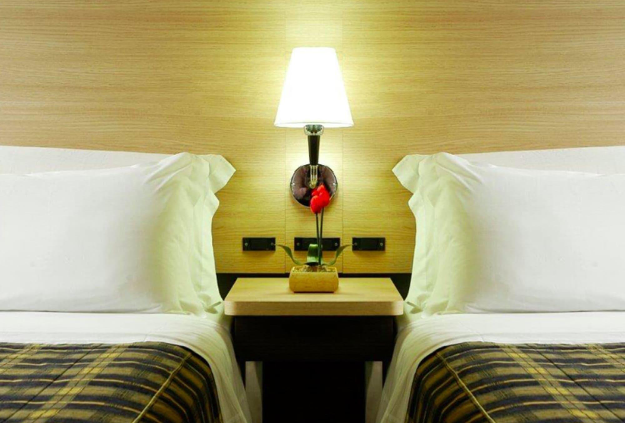 Recanto Cataratas - Thermas, Resort E Convention Foz do Iguacu Exterior photo A nightstand